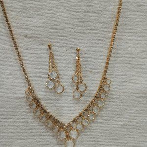 Ladies V-Shape Gold Necklace w/Glass Beveled Stones and Matching Earings